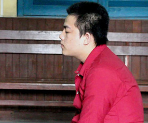 Thanh niên xâm hại tình dục 2 bé gái trong sạp trái cây