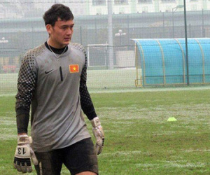 Thủ môn Việt kiều gọi điện xin Miura về thử việc ở U23 Việt Nam