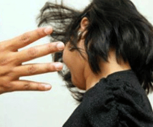 Bé gái bị bố mẹ cùng đánh đến chết vì ăn vụng