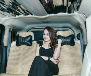 Hotgirl Hà Thành đi limousine 28 tỷ vung 200 triệu tổ chức sinh nhật