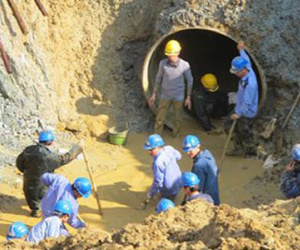 Khởi tố 2 nguyên GĐ của Vinaconex: Đường ống nước sông Đà có hết vỡ?