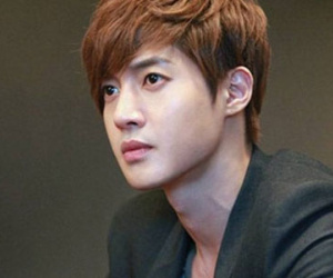 Kim Hyun Joong trả 600 triệu won cho bạn gái vì sảy thai