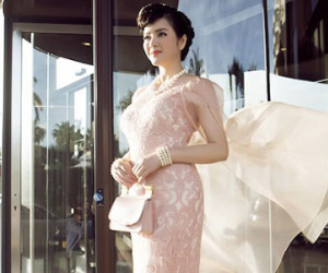 Lý Nhã Kỳ trẻ trung khác lạ đến tham dự show diễn Dior