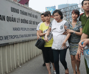 Thai phụ may mắn thoát nạn vụ sập cần cẩu dự án đường sắt Nhổn - ga Hà Nội