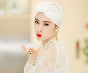 Angela Phương Trinh lộng lẫy như bà hoàng trong sự kiện