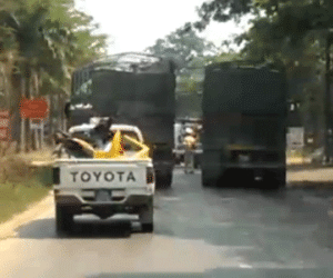 Clip: CSGT Hòa Bình truy đuổi xe tải điên như phim hành động