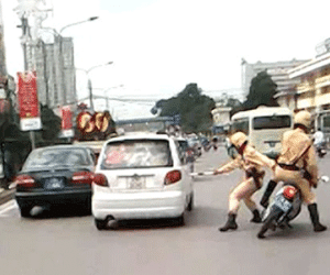 CSGT có nên truy đuổi người vi phạm giao thông?