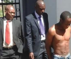 “Sát thủ ma cà rồng” ra hầu tòa vì hút máu 12 phụ nữ ở Zimbabwe
