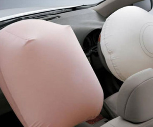 Toyota và Nissan thu hồi thêm 6,5 triệu xe để thay thế túi khí