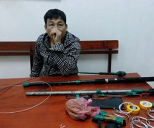 Trộm chó mang tuýp sắt, ớt bột liều lĩnh chống trả CSGT truy bắt