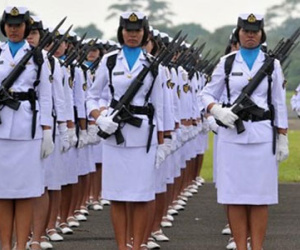 Hôn thê của quân nhân Indonesia bị khám trinh trước khi cưới?