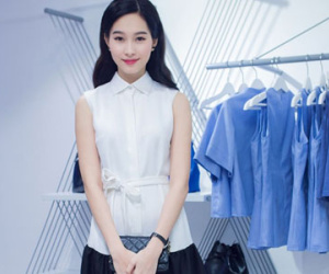 Đặng Thu Thảo diện mốt nữ sinh nổi bật giữa dàn mỹ nữ