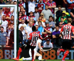 Sadio Mane trở thành cầu thủ lập hat-trick nhanh nhất trong lịch sử Premier League