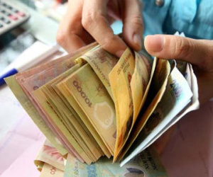 Mua tiết lợn đổ lên người giả bị cướp để trốn nợ mẹ vợ