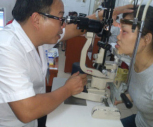 Dịch đau mắt đỏ bùng phát khắp cả nước