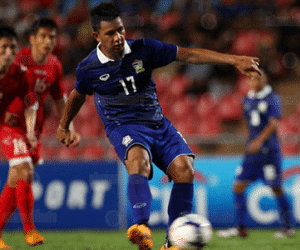 HLV Miura xem Thái Lan thua Triều Tiên 0-1