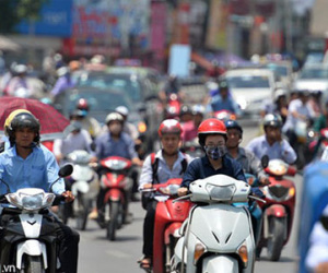 Những cảnh tránh nắng nóng 37 độ C giữa thủ đô