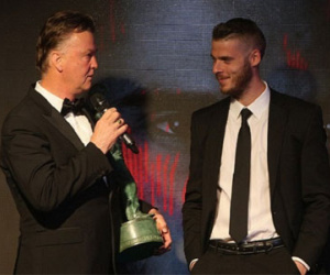 Van Gaal "cướp show" trong đêm Gala tổng kết giải của Man United