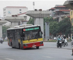 Lãnh đạo Tổng công ty Vận tải Hà Nội: Xe buýt nghiêng nhưng không thể lật