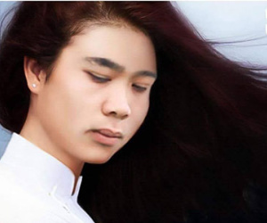 Sốc: Công Phượng và Mạnh Hùng thướt tha trong tà áo dài
