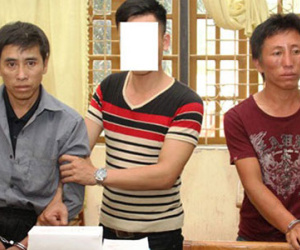 Bắt giữ hai anh em ruột vận chuyển 14 bánh heroin và 4.000 viên ma túy