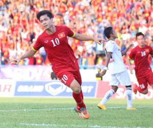 VIDEO: Công Phượng solo từ giữa sân, đi qua một loạt cầu thủ, ghi bàn phá lưới U23 Myanmar