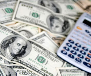 Giá USD lên đỉnh mới 21.850 đồng/USD