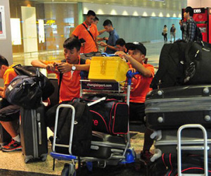 U23 Việt Nam bị cho "leo cây" khi tới Singapore