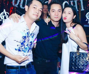 Vợ Đăng Khôi "quậy" tưng bừng dù mang bầu hơn 4 tháng