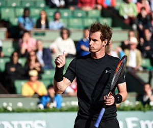 Murray, Sharapova nhẹ nhàng vào vòng 2 Roland Garros