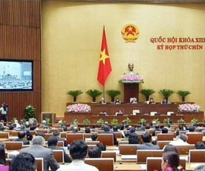 Ngân sách vượt 80.000 tỷ, sao không tăng lương?