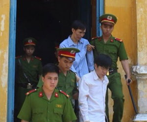 Sinh viên giả cán bộ Sở giáo dục hiếp dâm nữ sinh