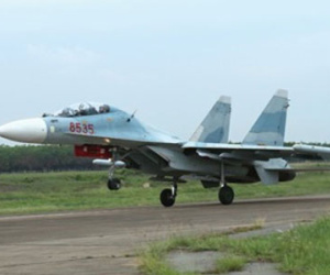 Su-30MK2 Việt Nam huấn luyện cất hạ cánh trên đường cao tốc?