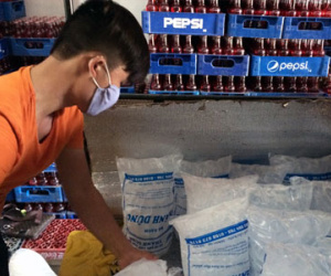 Nóng thiêu đốt, bán đá sạch lãi to