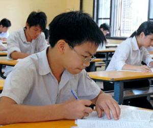 Phụ huynh, học sinh Hà Nội căng thẳng trước kỳ thi vào lớp 10