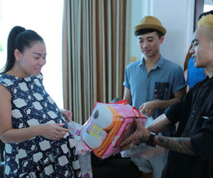 Top 8 Vietnam Idol tới nhà riêng thăm Thu Minh