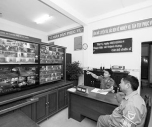 Tranh cãi việc lắp camera ở "phố đèn đỏ" để triệt mại dâm