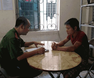 Trộm xe máy, nhảy xuống sông trốn cũng không thoát