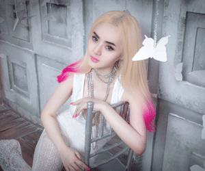 19 tuổi, em gái Angela Phương Trinh táo bạo lột xác
