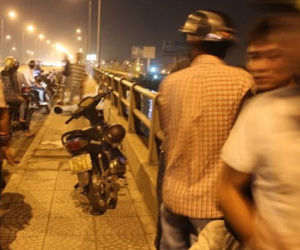 Đôi nam nữ nhảy sông Đồng Nai trong đêm