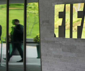 FIFA cấm Indonesia tham dự vòng loại World Cup
