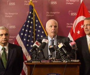 John McCain: Đề nghị Mỹ nới lỏng thêm cấm vận vũ khí cho Việt Nam