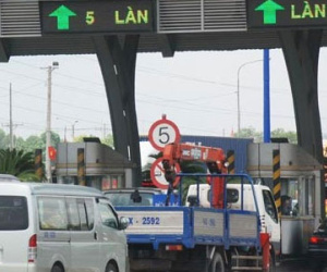Bi, hài với phí và lệ phí
