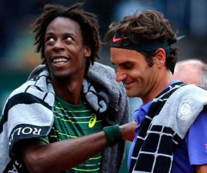 Federer tạm hòa Monfils 1-1 tại vòng 4 Roland Garros