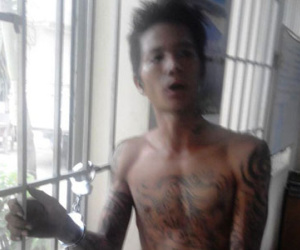 Hàng chục người dân bắt tên cướp xăm trổ