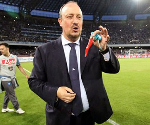 HLV Benitez chia tay Napoli bằng trận thua 2-4