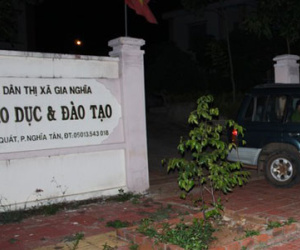 Lộ đề thi, hủy kết quả thi tuyển 11 giáo viên