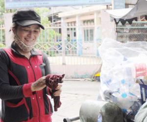 Sáng mai chị ve chai ở Sài Gòn có thể nhận 5 triệu yen