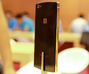 Bắt đầu bán Bphone qua mạng, lo bản mạ vàng "cháy" hàng