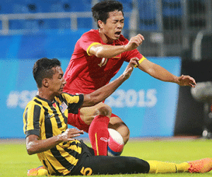 HLV Miura: "Đừng chỉ khen Công Phượng"